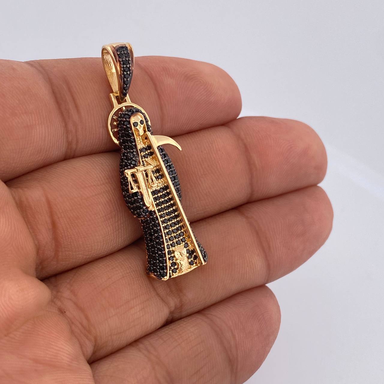 Santa Muerte Pendant 7.05gr / 1.8in / Two Tone Black Yellow 18K $