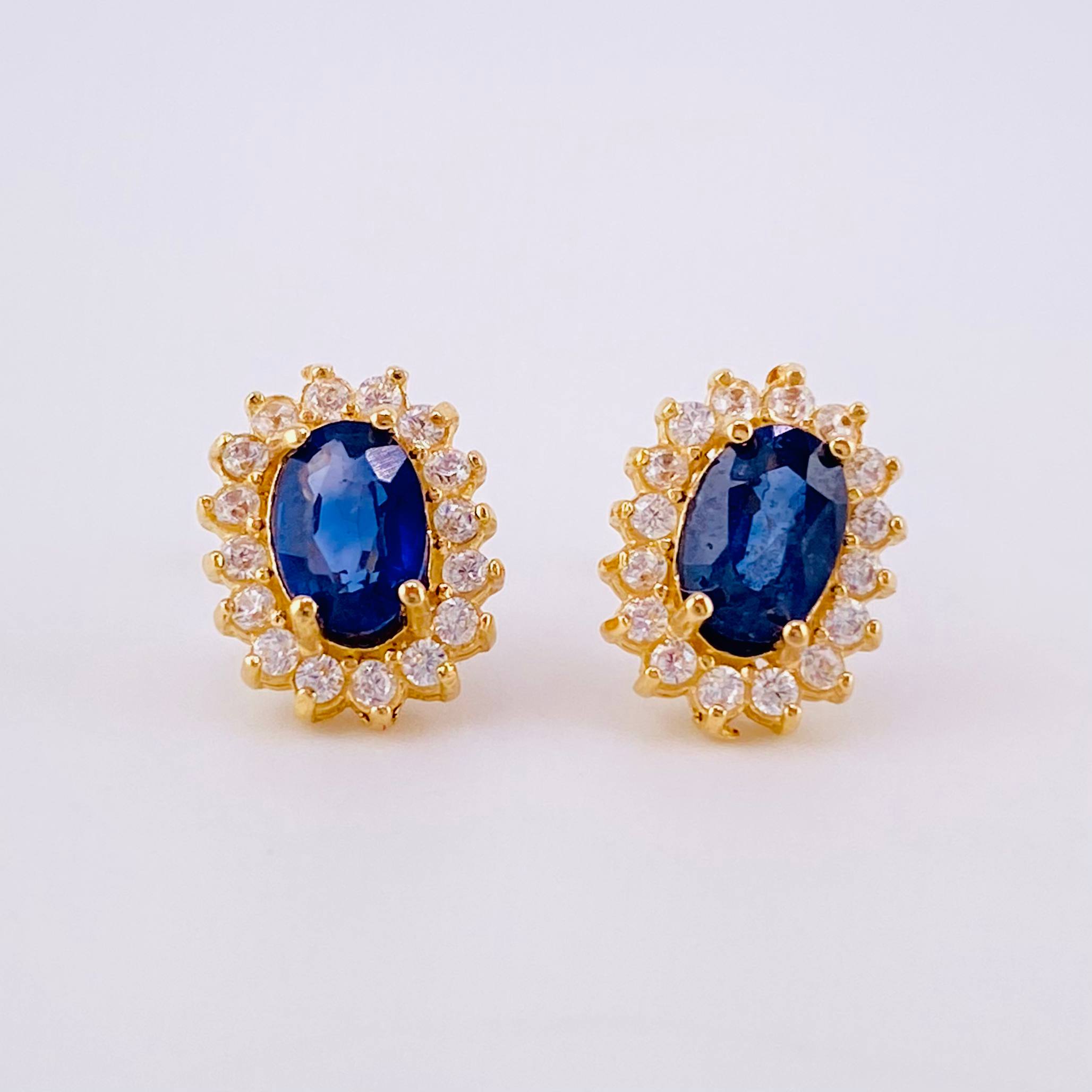 Topos Óvalos Tupidos Zafiros 1.2qts 2.5g / in / 10.4mm Oro Amarillo 18K
