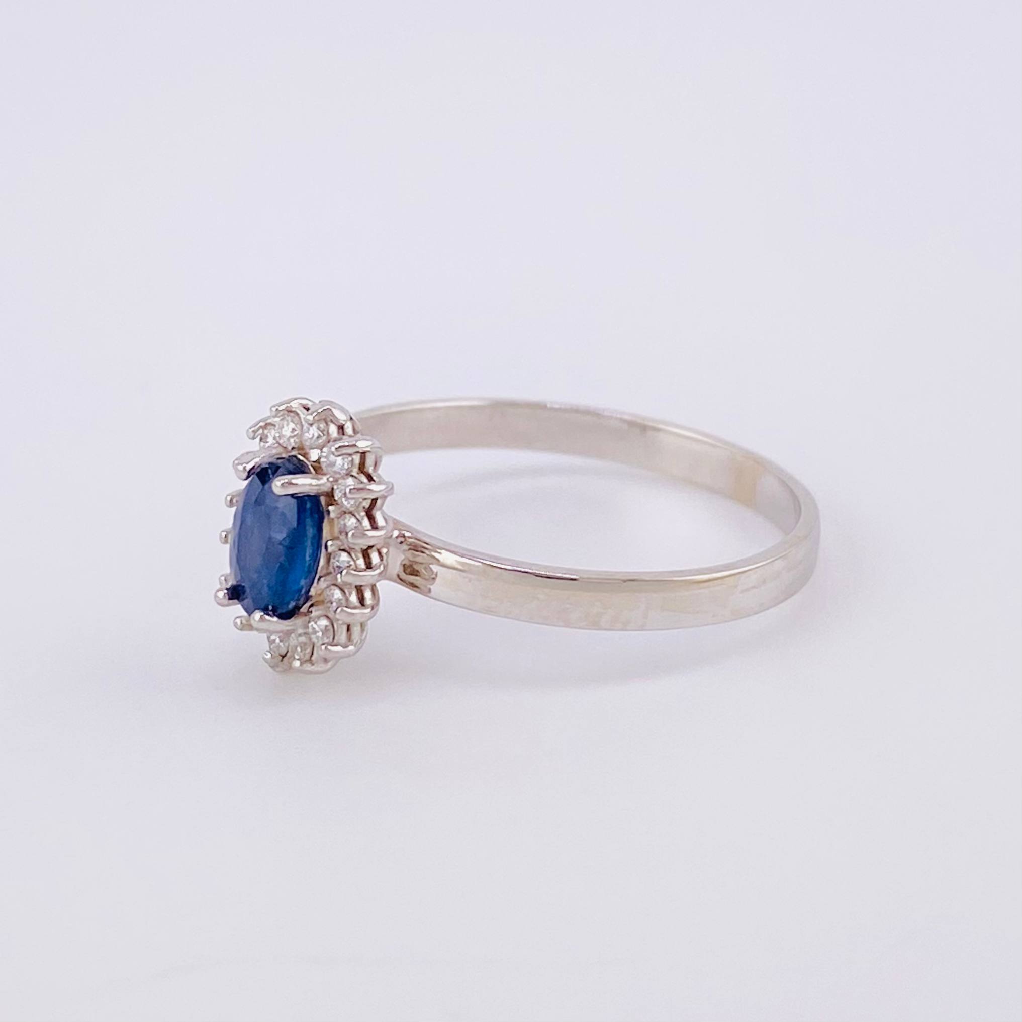 Oval Cluster Ring Diamonds 32pts Sapphires 65pts 2.45g / T7 1/4 18K White Gold