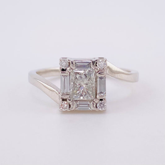 Anillo Cubo Diamantes 90pts 3.55g / T6 1/2 Oro Blanco 18K