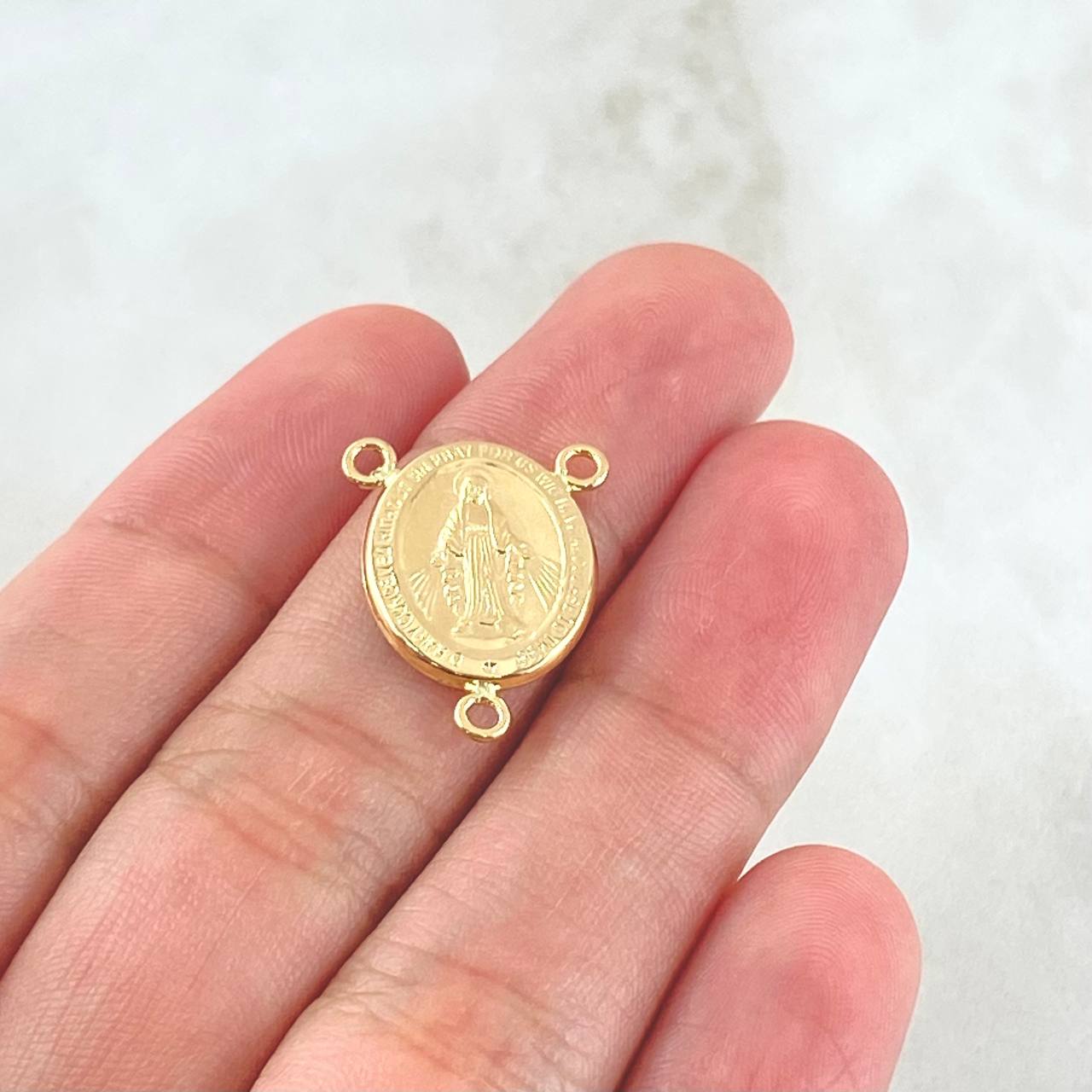 Herraje Crucero Virgen Milagrosa 1.05gr / 2cm / Troquelado Oro Amarillo 18K