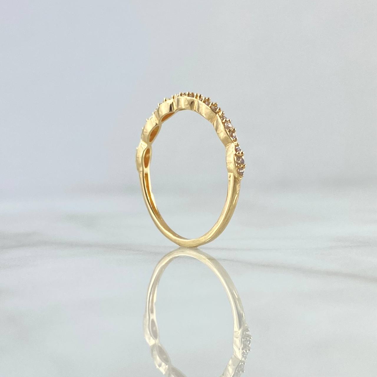 Anillo Infinito Trigado 1.3gr / T6 3/4 / Circones Blancos Oro Amarillo 18K