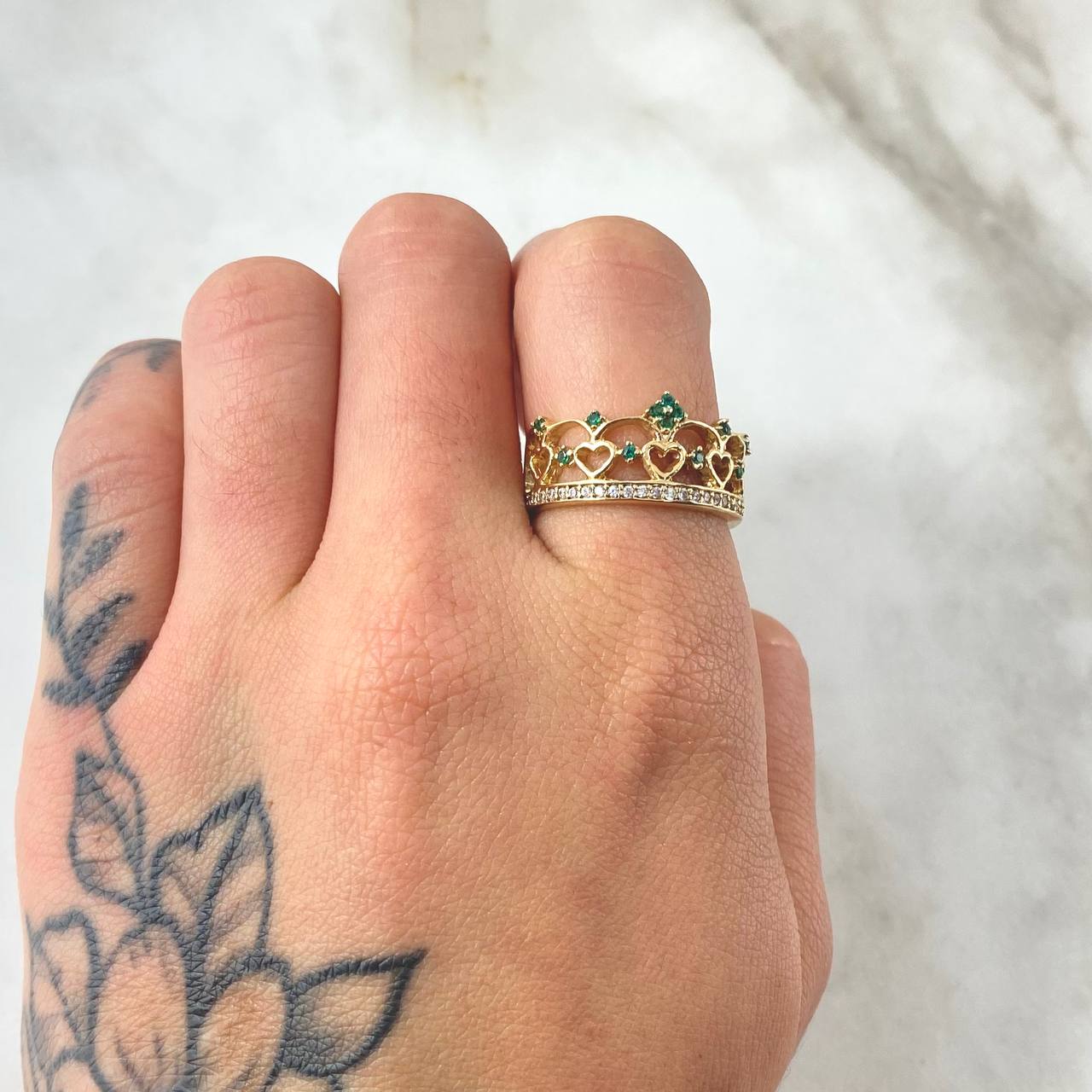 Crown Ring Interlinked Hearts 3.55gr / Size 6 3/4 / 18K Gold