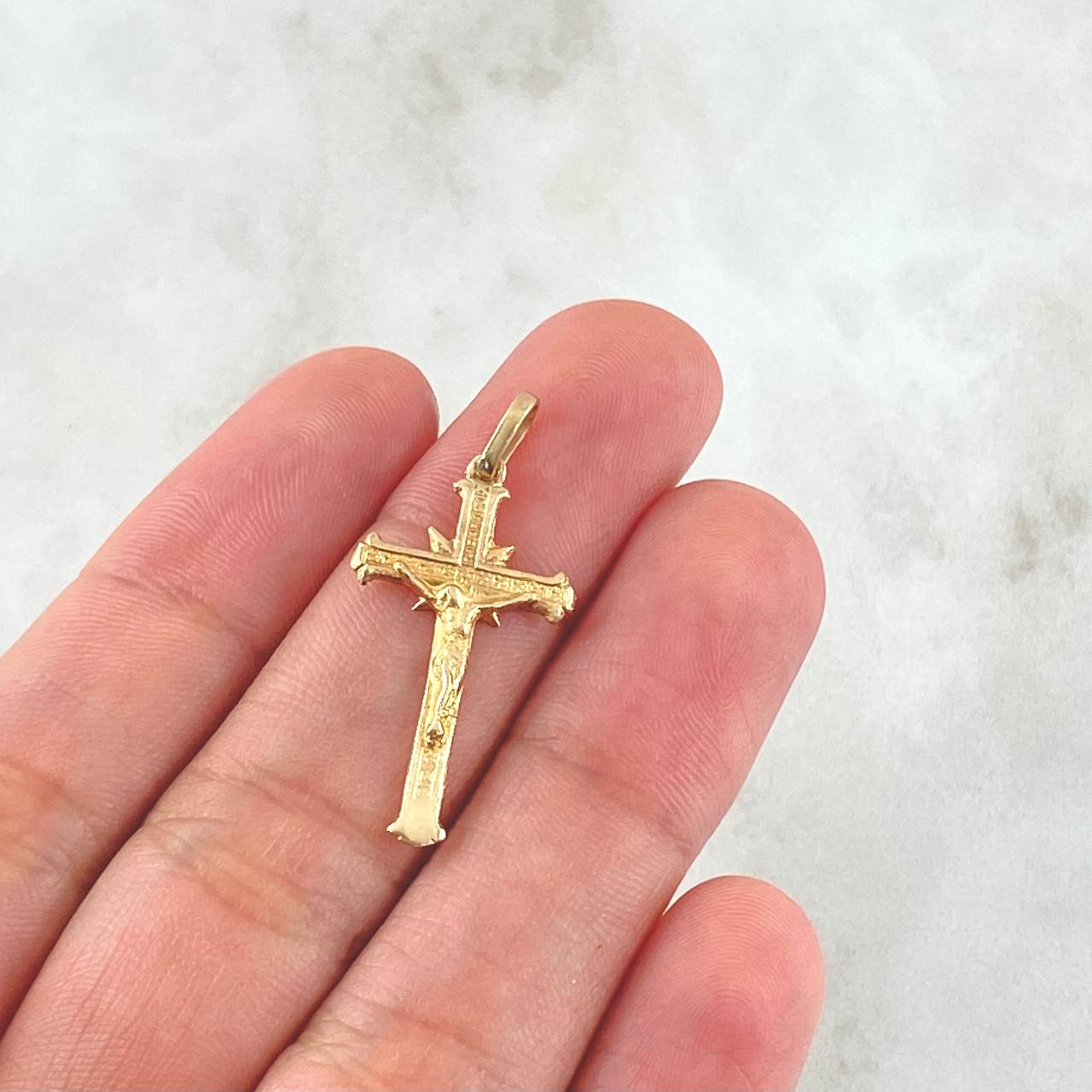 Dije Cruz Cristo 1.5gr / 3.1cm / Oro 18K