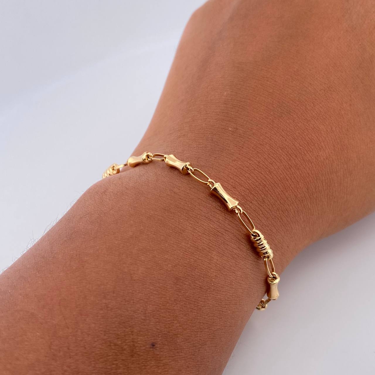 Pulso Rustico Reloj De Arena  3.65gr / 21cm / Oro 18K $