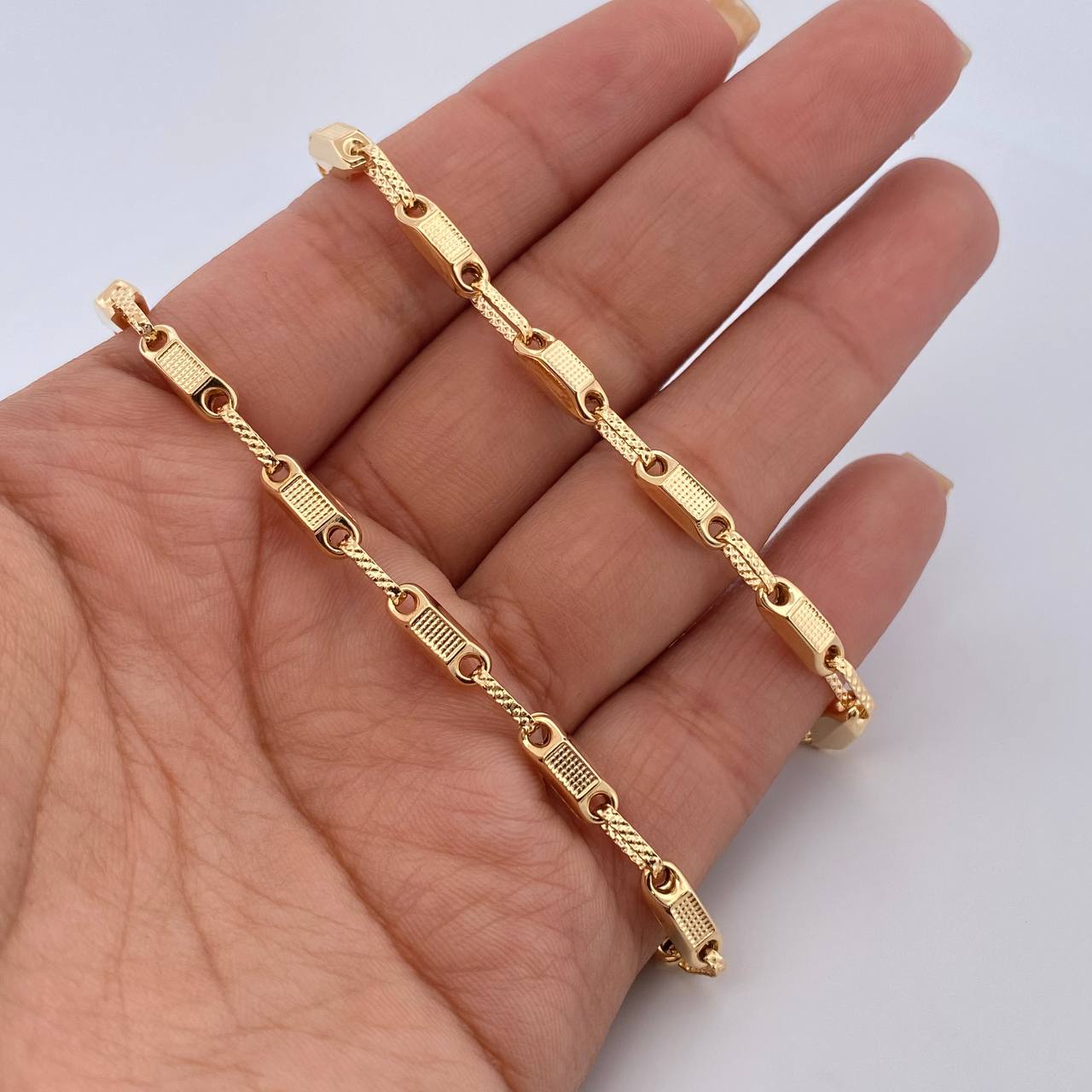 Cadena Eslabón Punteado 10.75gr / 51cm / Oro 18K $