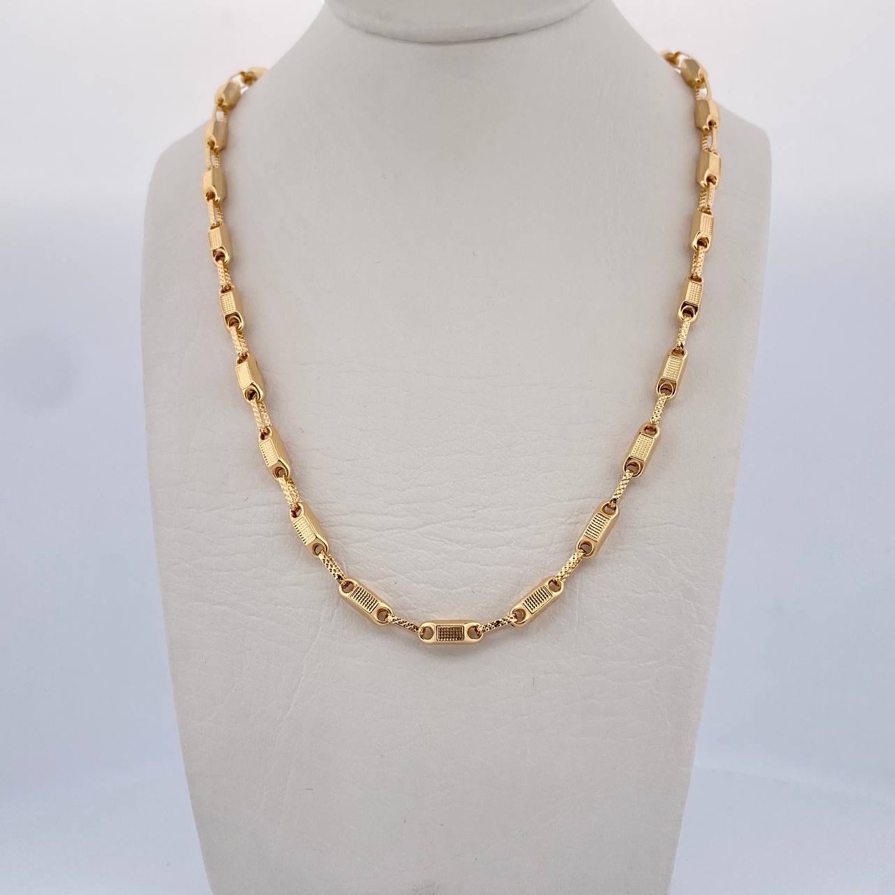Cadena Eslabón Punteado 10.75gr / 51cm / Oro 18K $