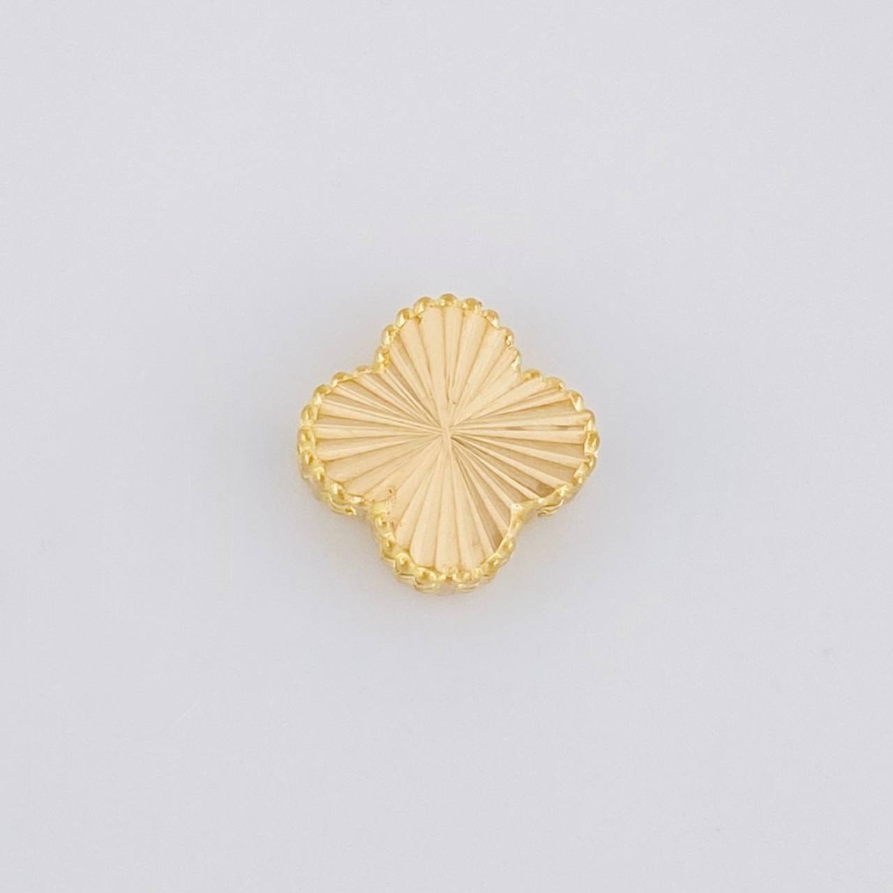 Diamond Cut Clover Charm 1.2g / 1/2 in 18K Yellow Gold