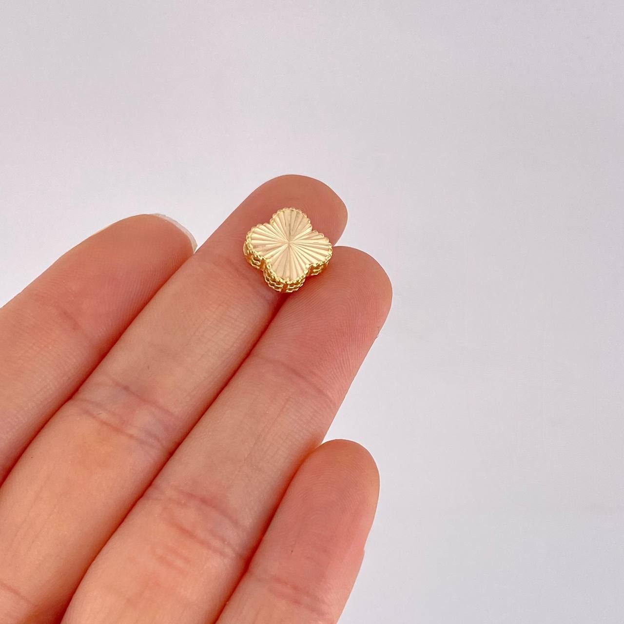 Herraje Trébol Diamantado 1.2g / 1/2 in Oro Amarillo 18K