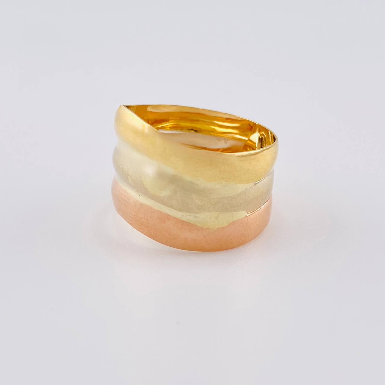 Anillo Curvo Tres Lineas 3.25 g / T7 1/2 Tres Oros 18K