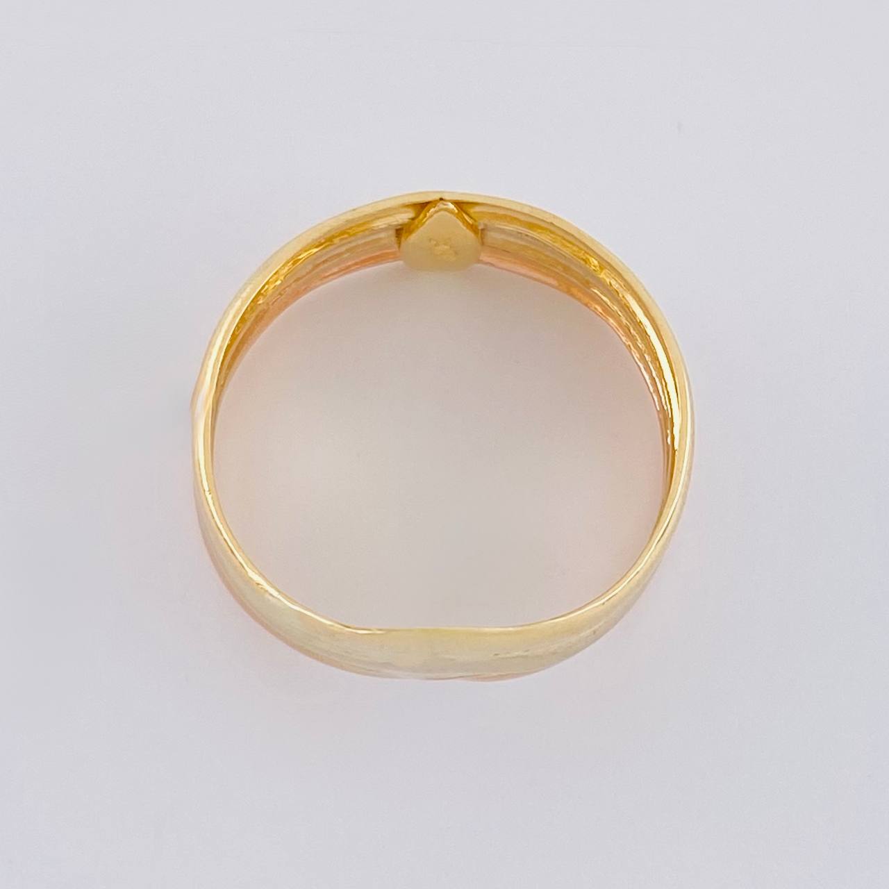 Three Intertwined Lines Ring 2.15 g / T7 Three Golds 18K