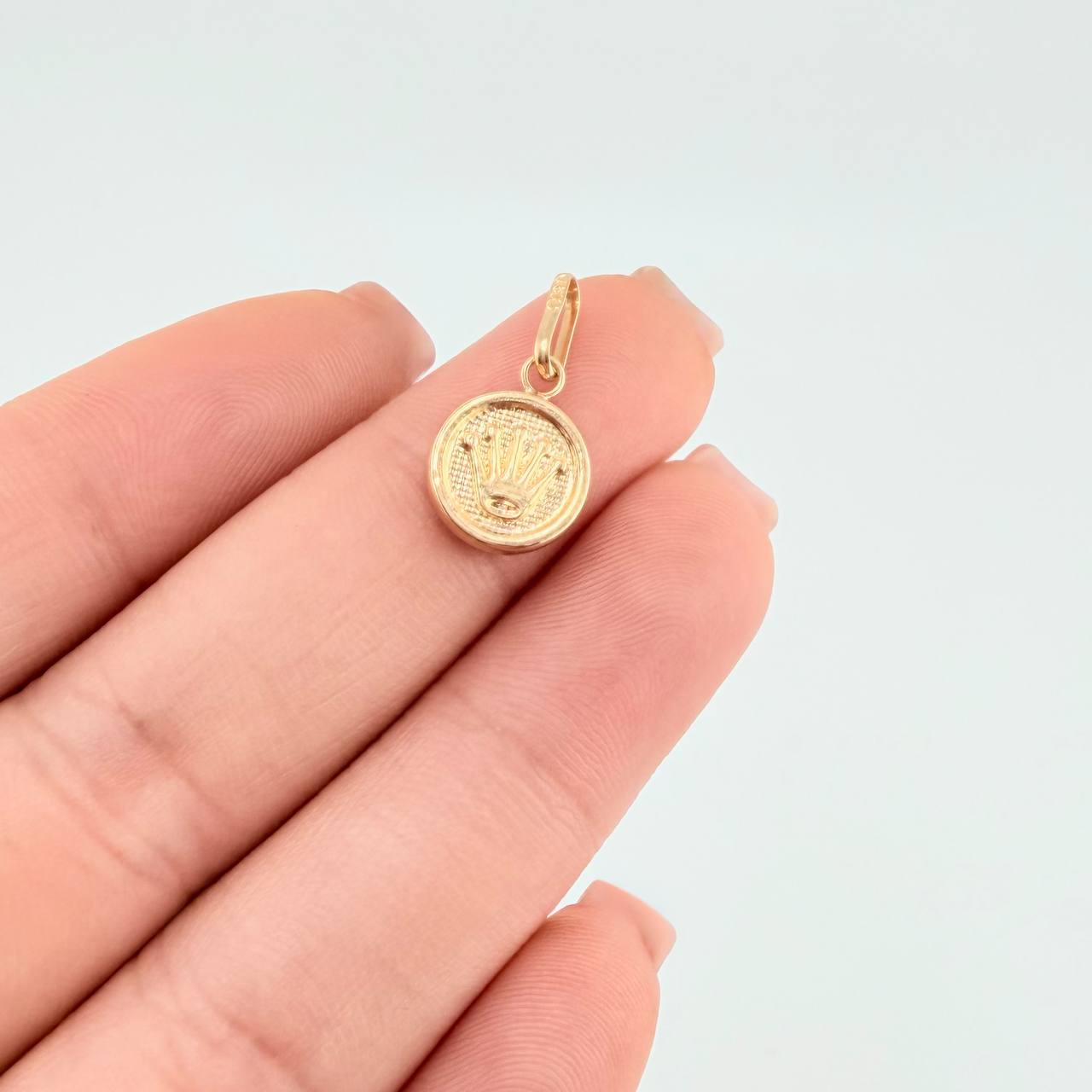 Dije Circulo Corona 0.45 g / 3/4 in Oro Amarillo 18K