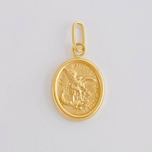Dije San Miguel Mate 0.7 g / 3/4 in Oro Amarillo 18K