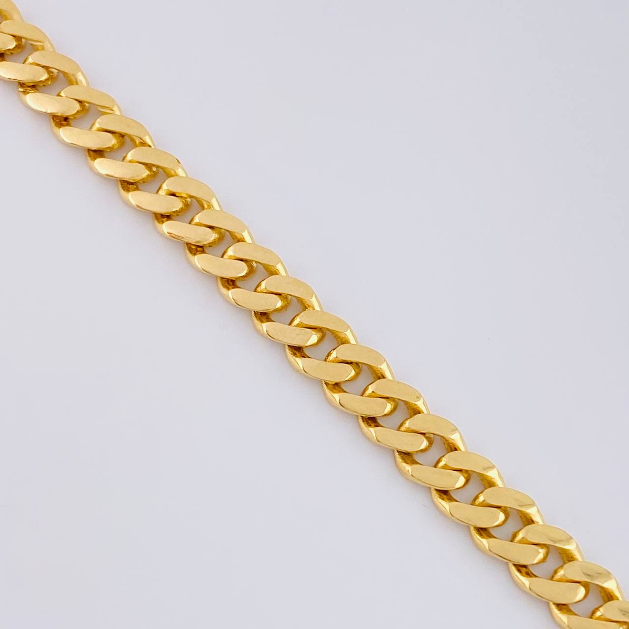 Cadena Cubana 27.6 g / 24 in / 6.3 mm Oro Amarillo