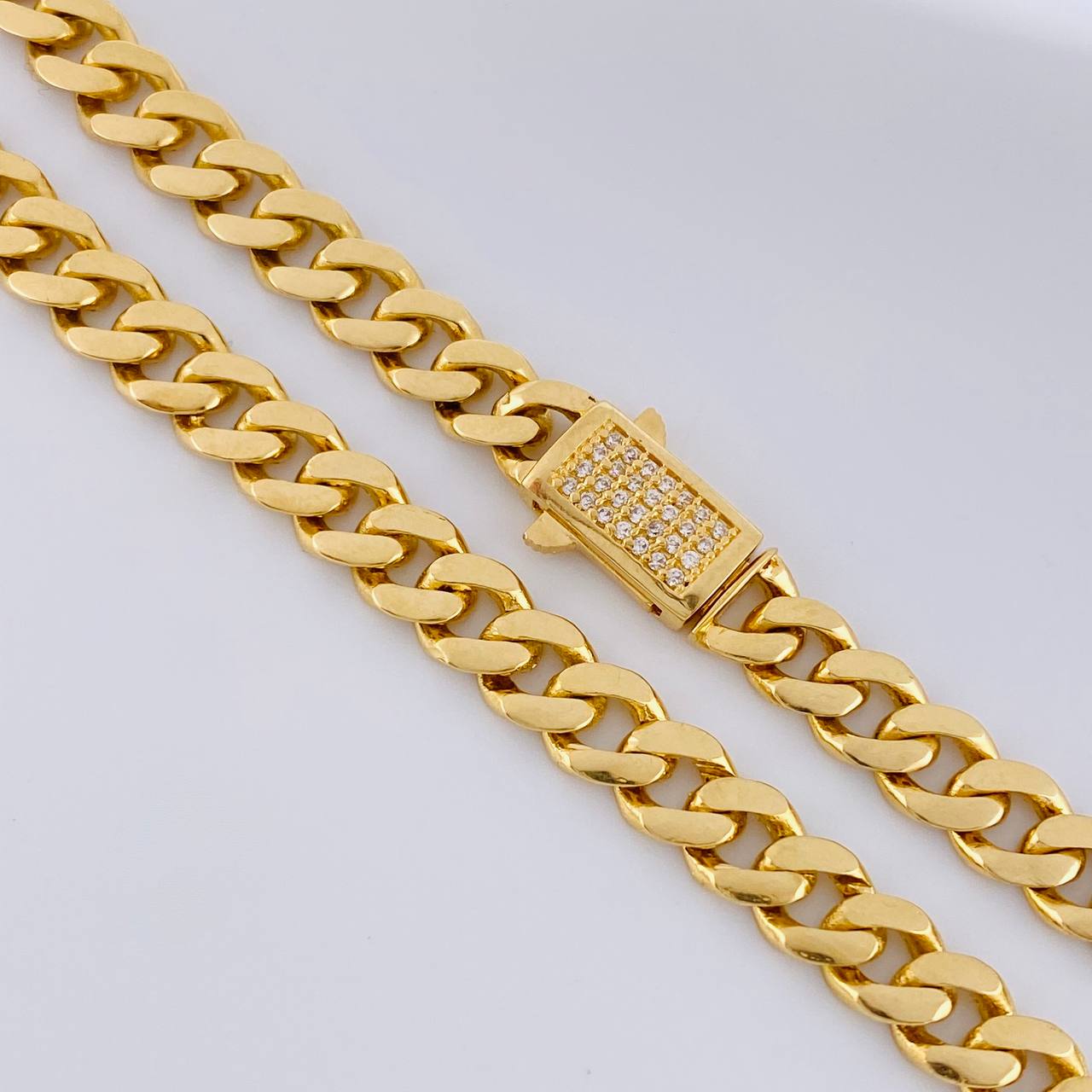 Cadena Cubana 27.15 g / 24 in / 6.3 mm Oro Amarillo 18K