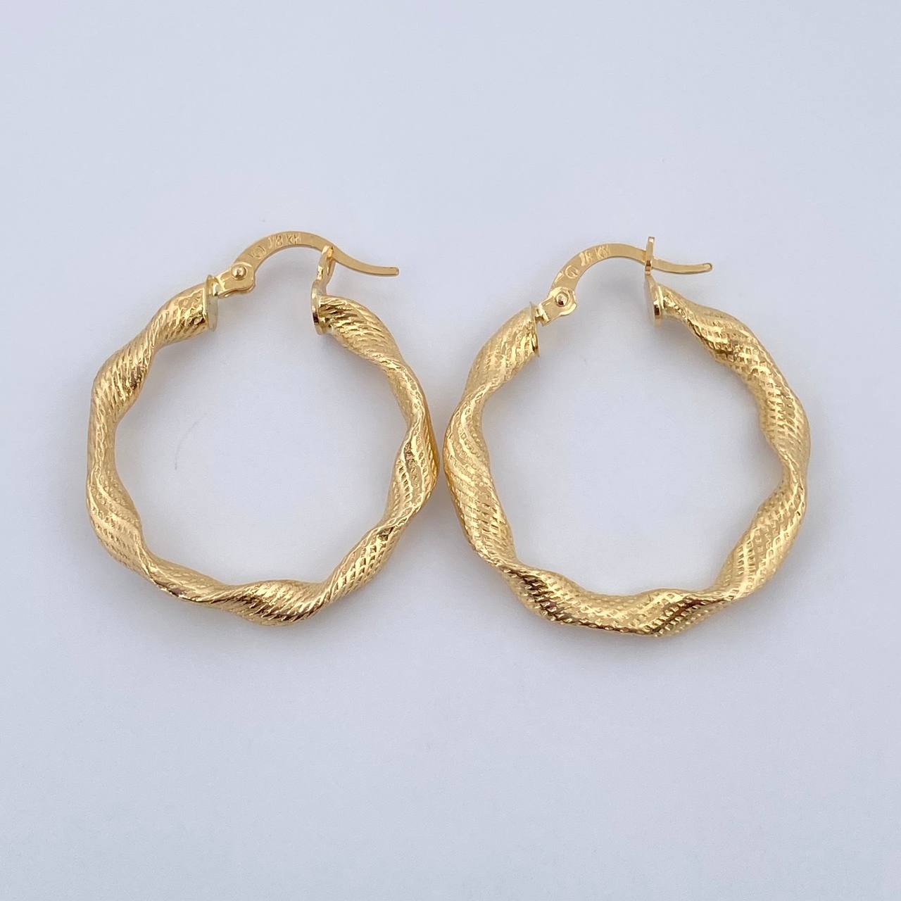 Hoop Earrings Bella 2.8gr / 3cm / 18K Gold $