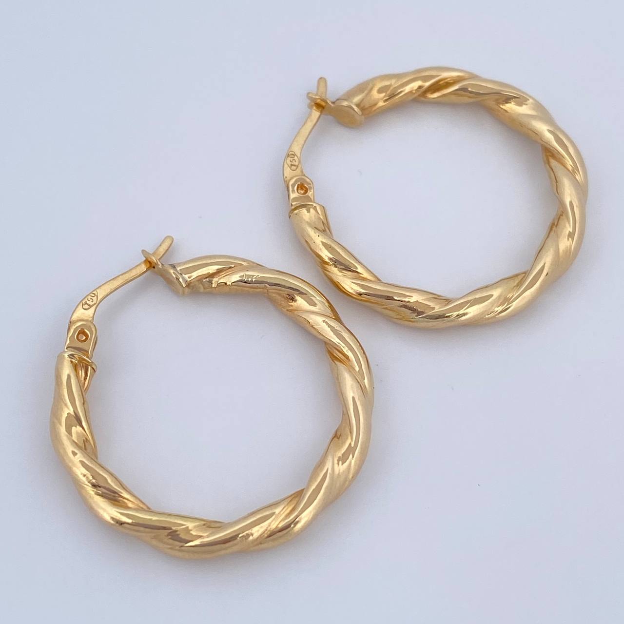Hoop Earrings Angi 3.05gr / 1.1in / 18K Gold $