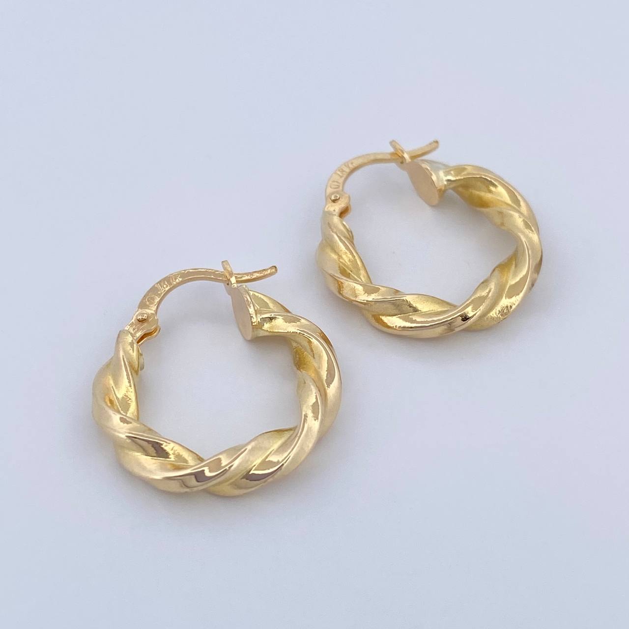 Candongas Fenix 2.65gr / 2cm / Oro 18K $