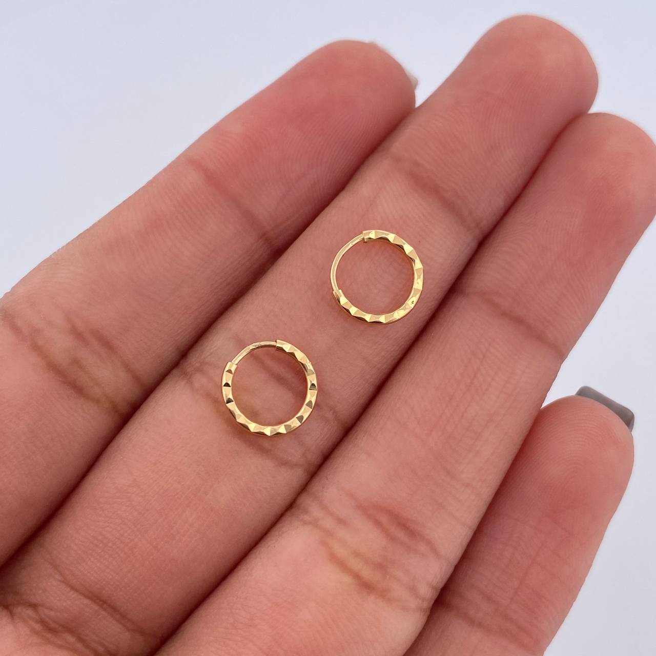 Candongas Aro Rayado 0.3gr / 0.8cm / Oro 18K $