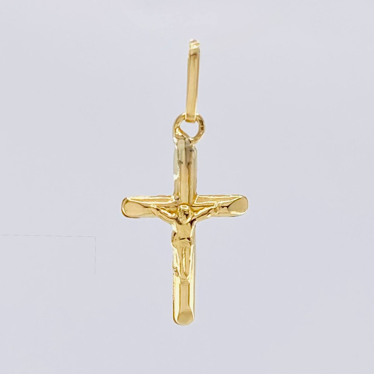 Pendant Cross Christ Flat Tips 0.4 g / 3/4 in Yellow Gold 18K