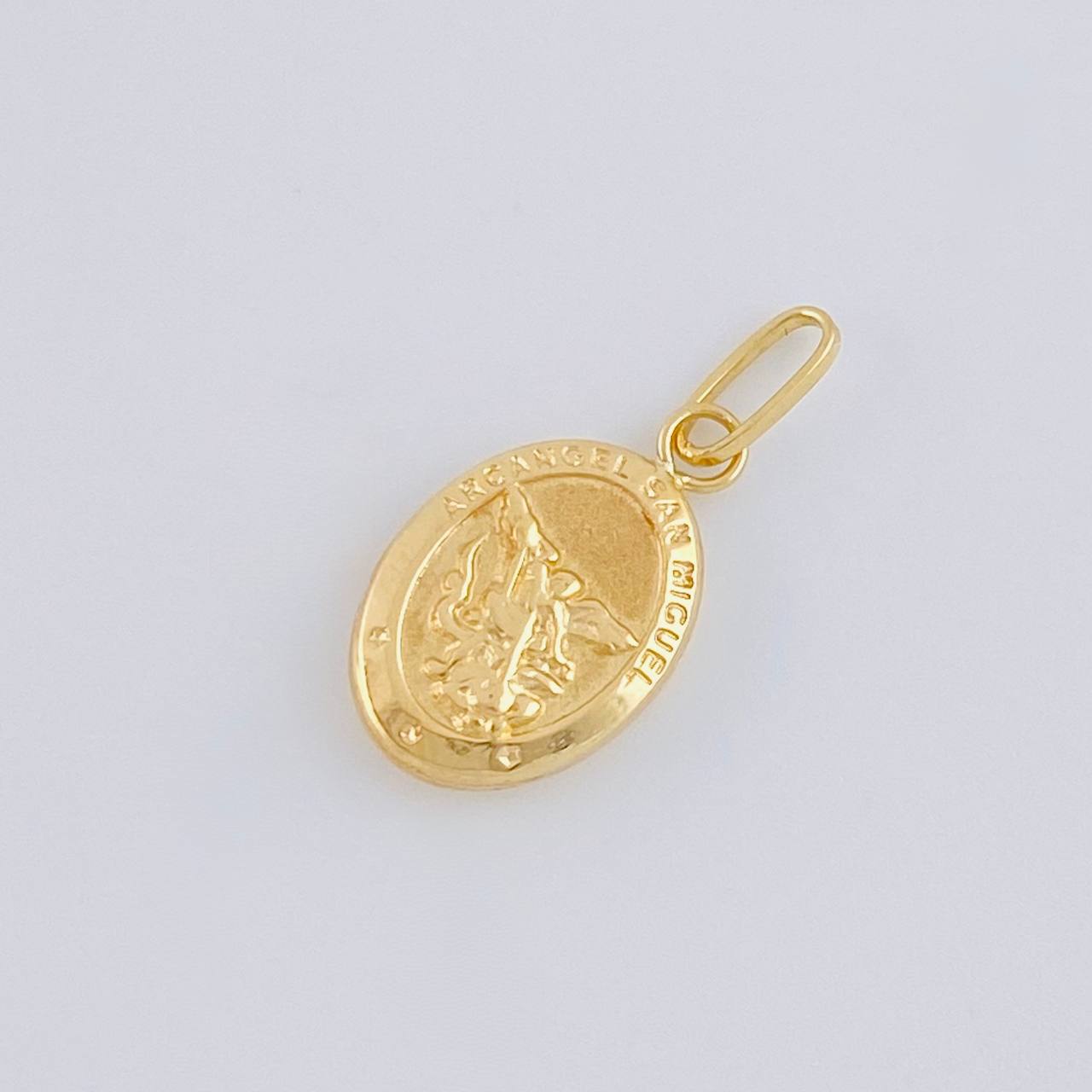 Dije San Miguel Arcangel 0.6 g / 3/4 in Oro Amarillo 18K