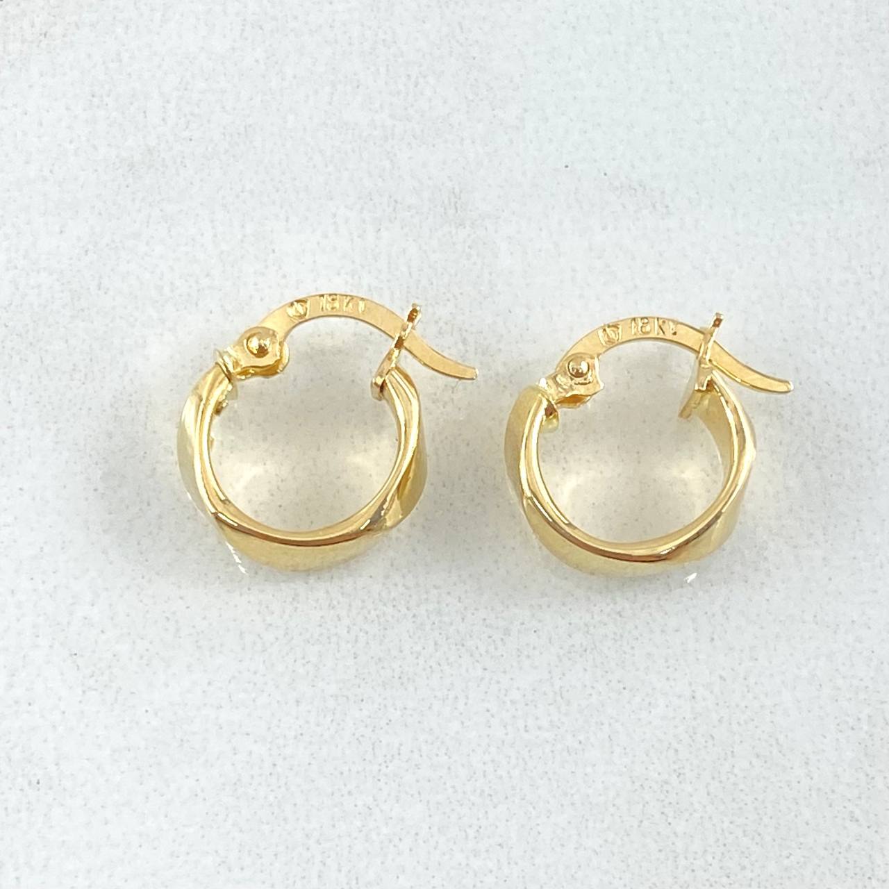 Nia Hoop Earrings 1.15gr / 0.6in / 18K Gold