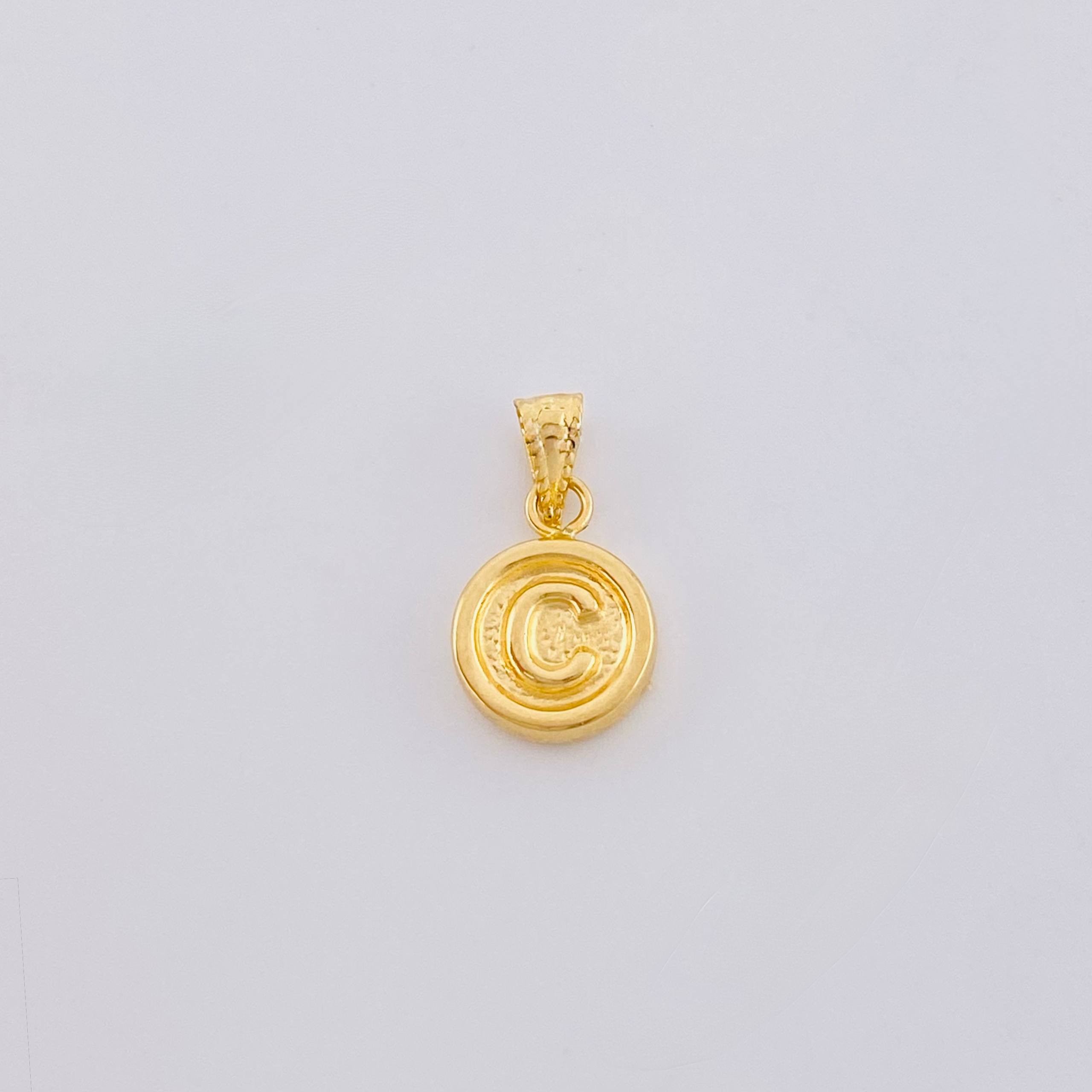 Letter C Pendant 0.4gr / 1/2 in / 18K Yellow Gold *