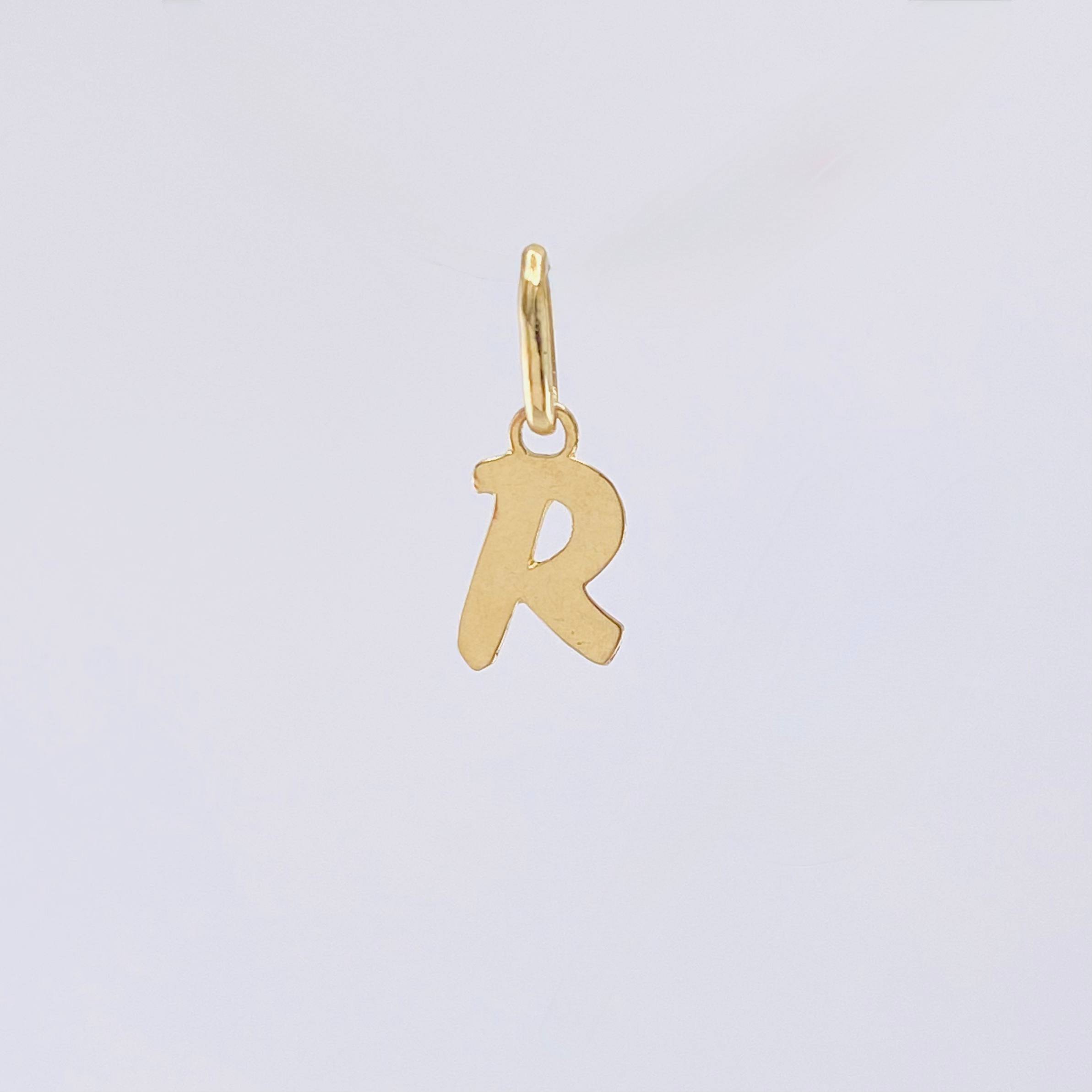 Dije Letra R Cursiva 0.45gr / 3/4 in / Oro Amarillo 18K