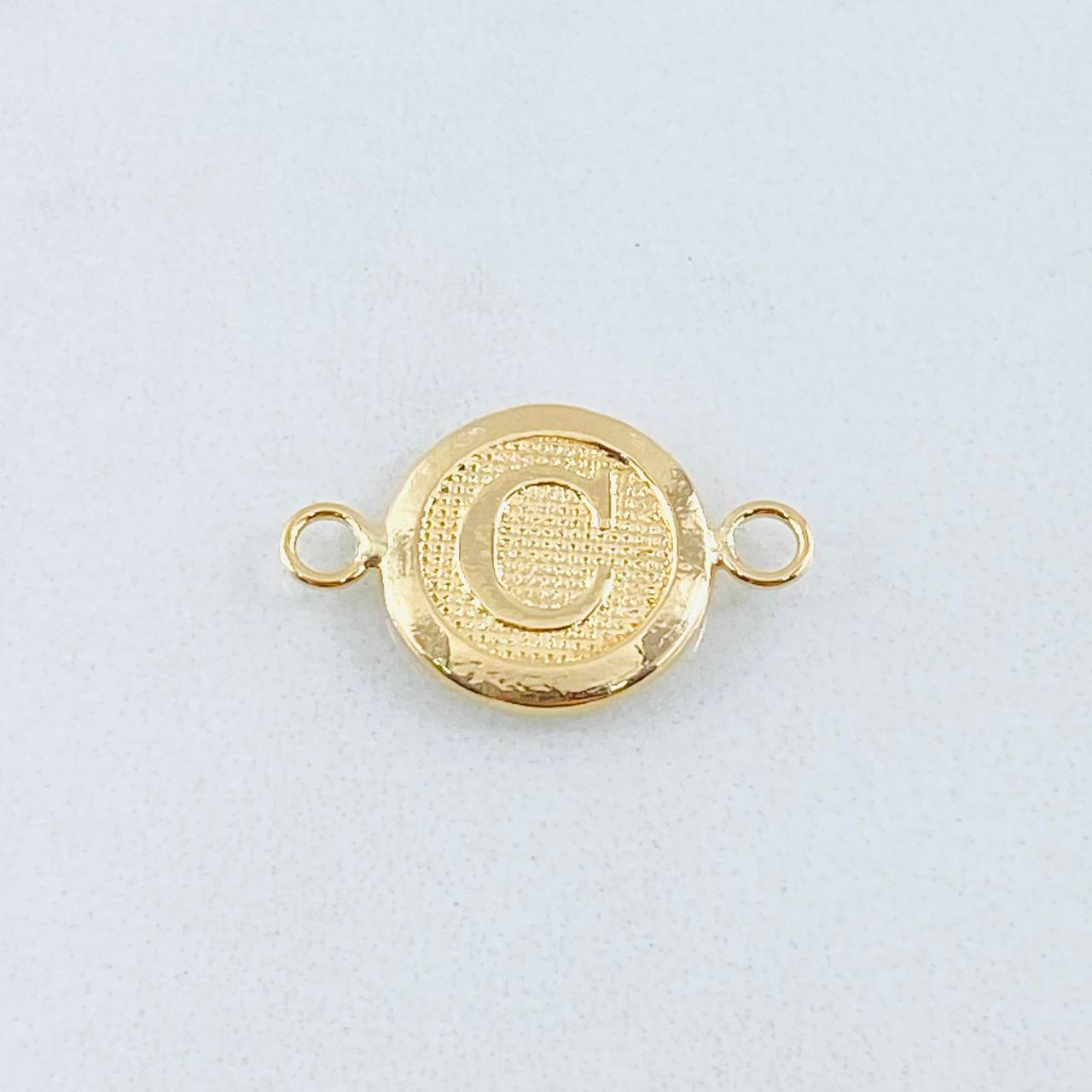Herraje Letra C 0.6gr / 1.8cm / Oro Amarillo 18K