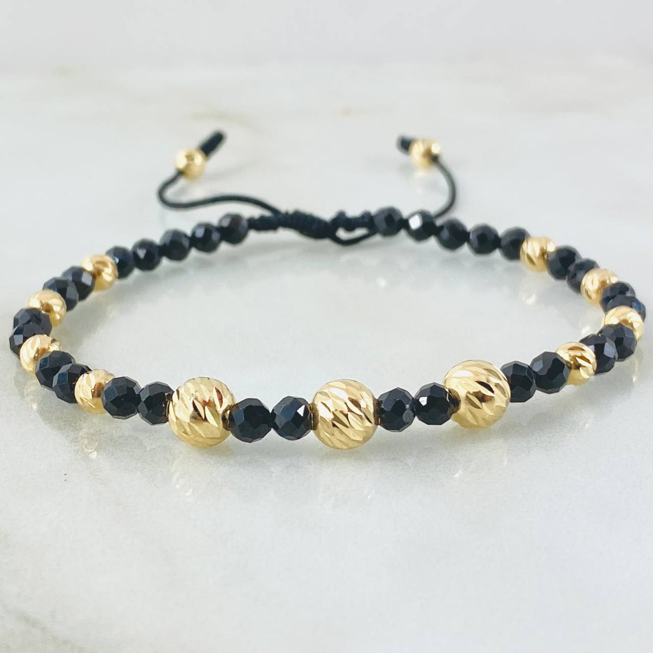 Diffused Onyx Bracelet 1.7gr / 6mm-4mm 18K Gold ©