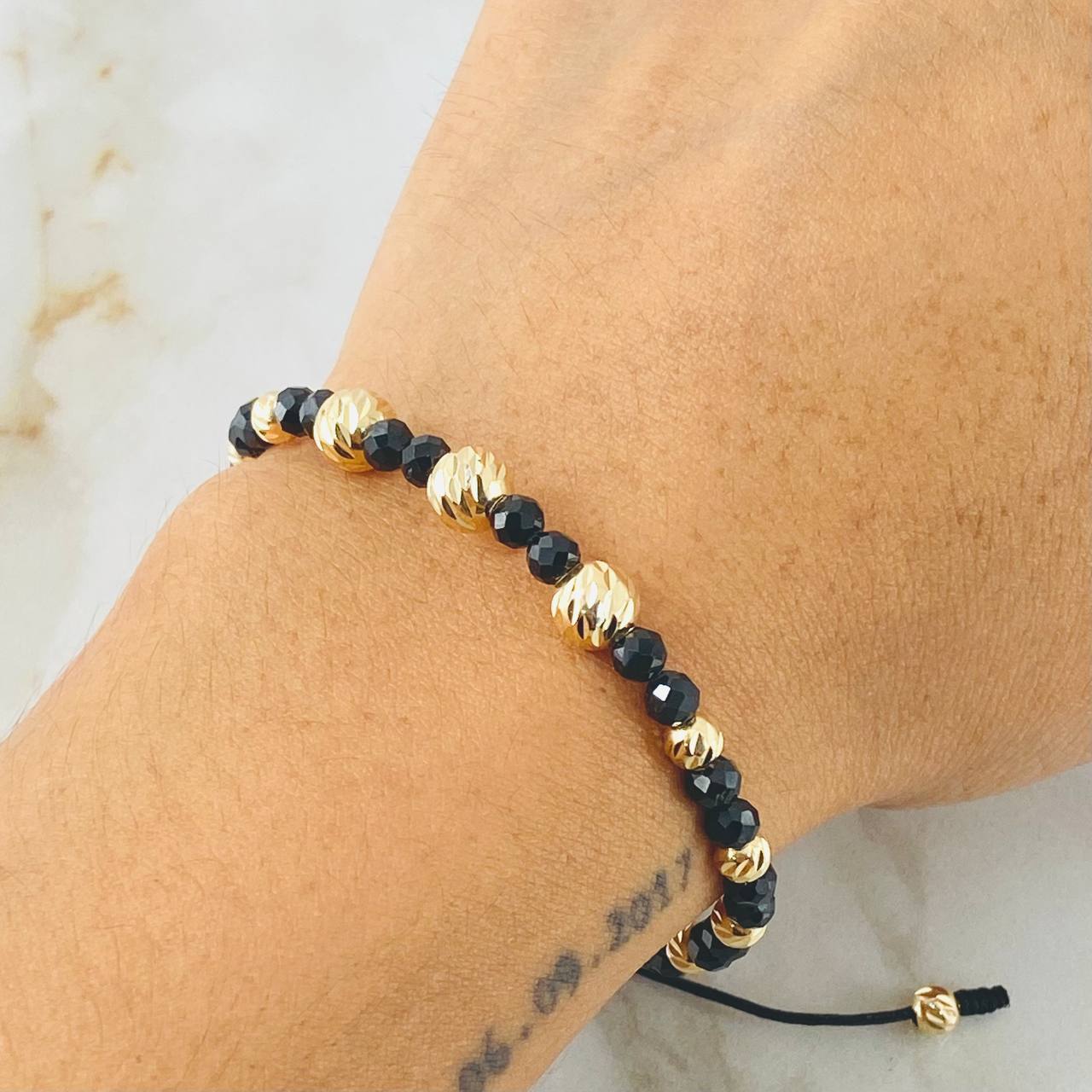 Diffused Onyx Bracelet 1.7gr / 6mm-4mm 18K Gold ©