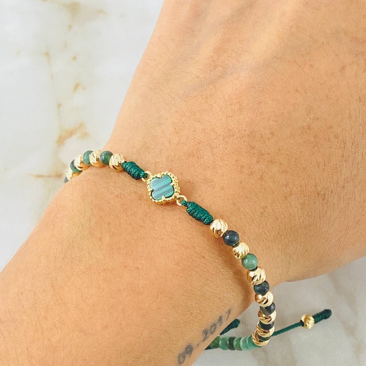 Emerald Clover Bracelet 2.3gr / 1.6in 18K Gold ©