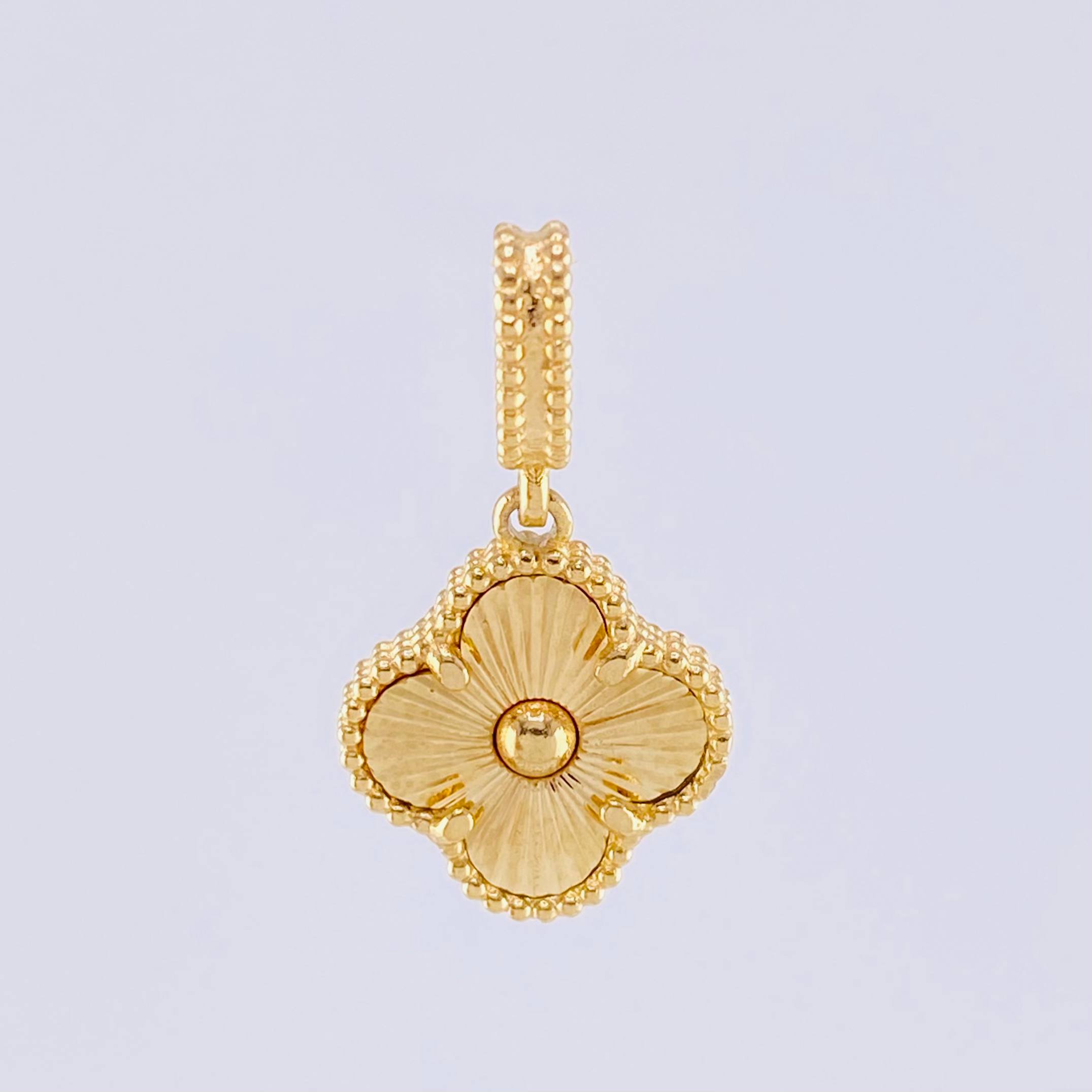 Dije Trebol 2.3gr / 3/4 in / Oro Amarillo 18K *