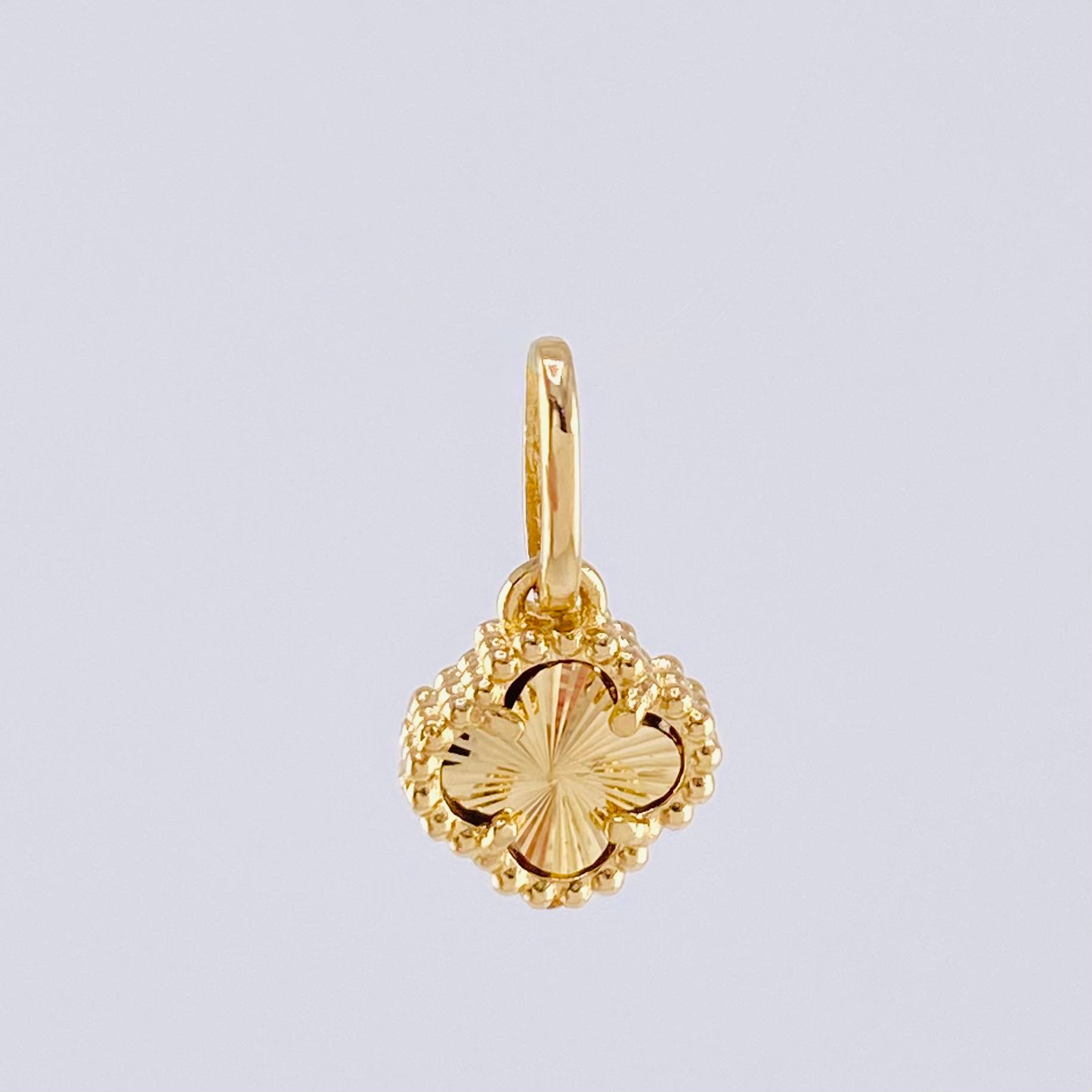 Pendant Clover 1gr / 3/4 in / 18K Yellow Gold *