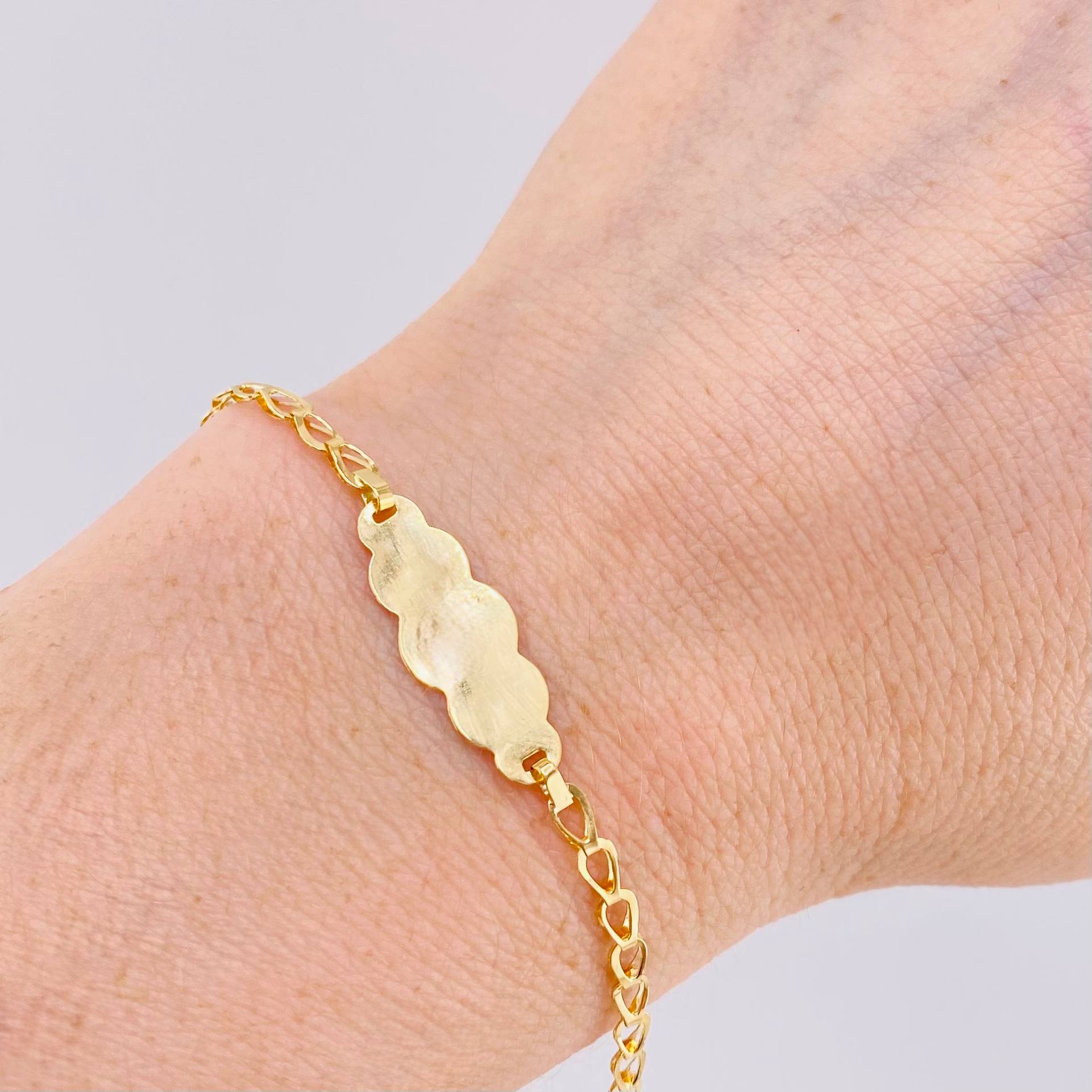 Pulso Bebé Espiga Placa Nube Lisa 1.2gr / 5 3/4 in / 2.7mm Oro Amarillo 18K ©