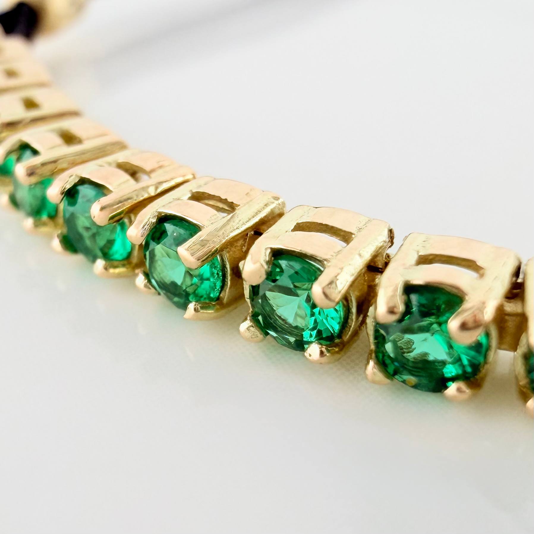 Pulsera Tejida Negra Tennis Oro Amarillo 18K