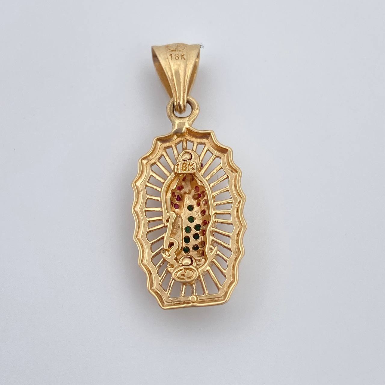 Dije Virgen Guadalupe 3.05gr / 3.1cm / Circones Blancos Verdes Fucsias Oro Amarillo 18K $