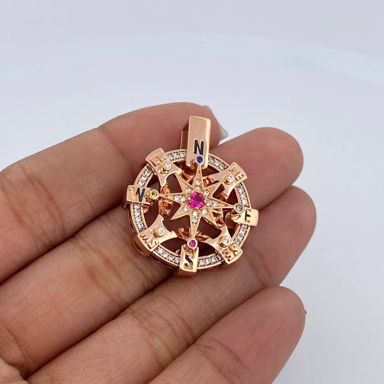 Dije Estrella Cardinal 12.05gr / 2.9cm / Circones De Colores Oro Amarillo 18K $