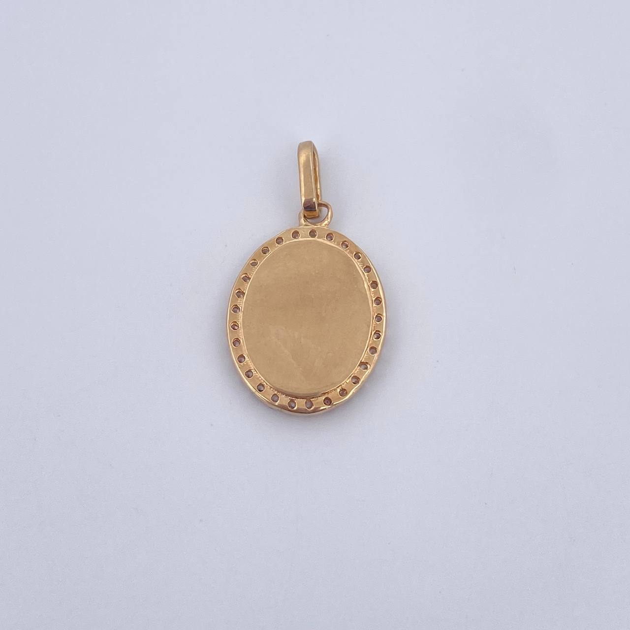 Dije Virgen Guadalupe 3.05gr / 2.4cm / Circones Blancos Oro Amarillo 18K $