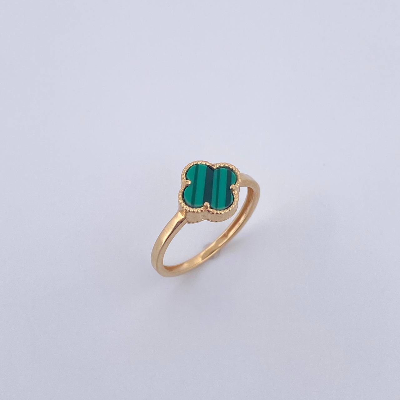 Anillo Trebol  1.95gr / T6 1/4 / Malaquita Verde Oro Amarillo 18K $