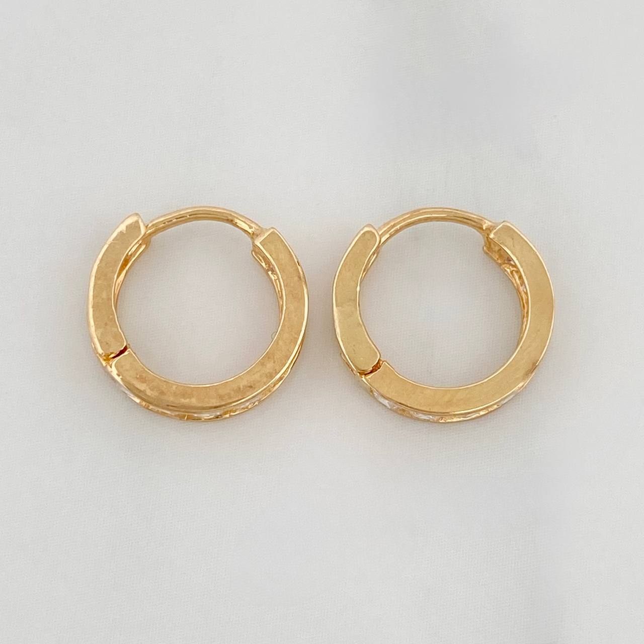 Hoop Earrings Channel 1.7gr / 1/2 in / 18K Yellow Gold $