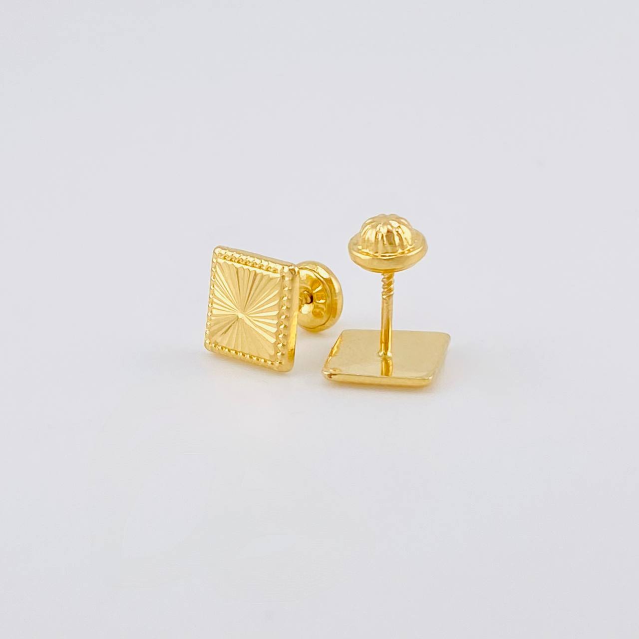 Topos Cuadro Diamantado 0.95g / in / 8.1mm Oro Amarillo 18K