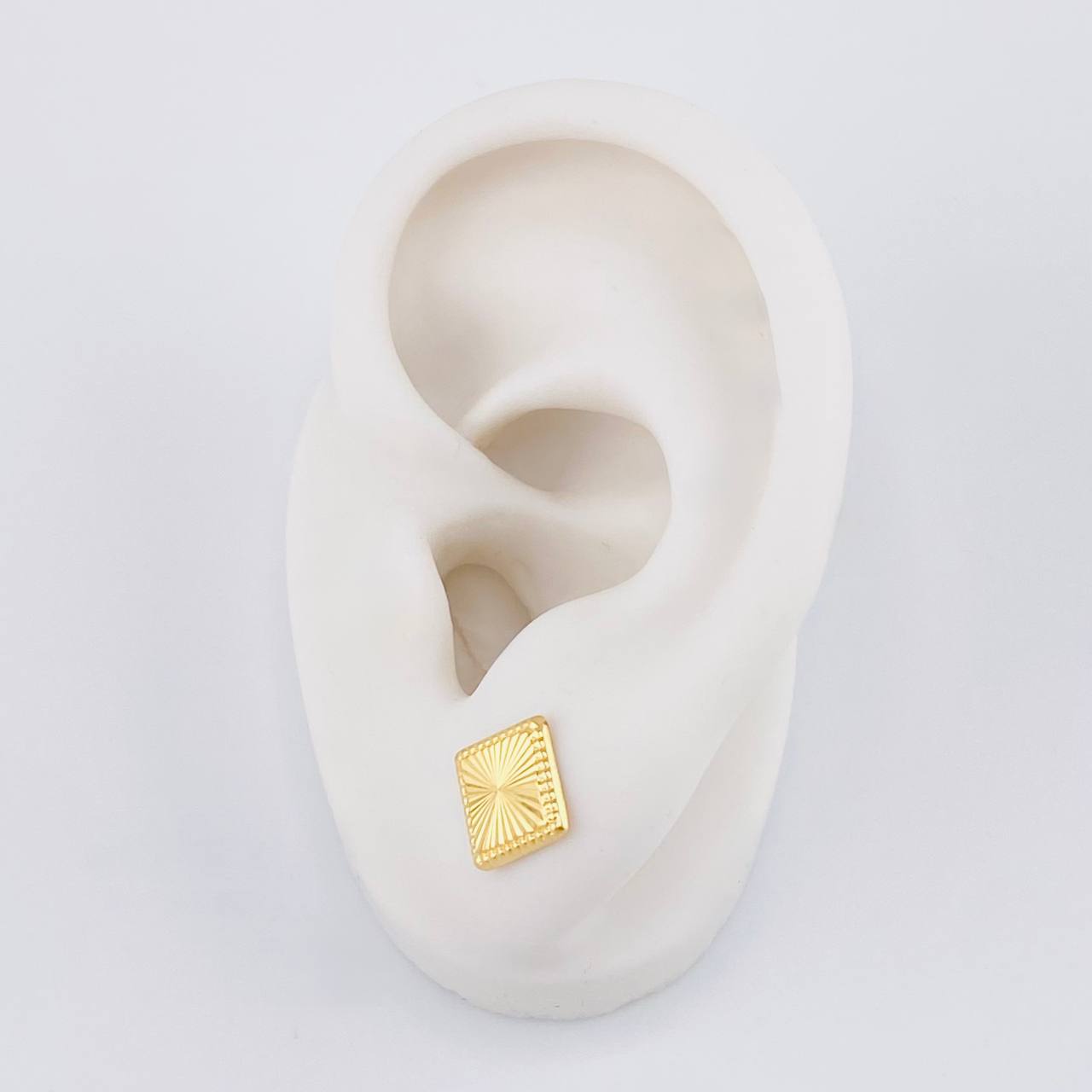 Topos Cuadro Diamantado 0.95g / in / 8.1mm Oro Amarillo 18K