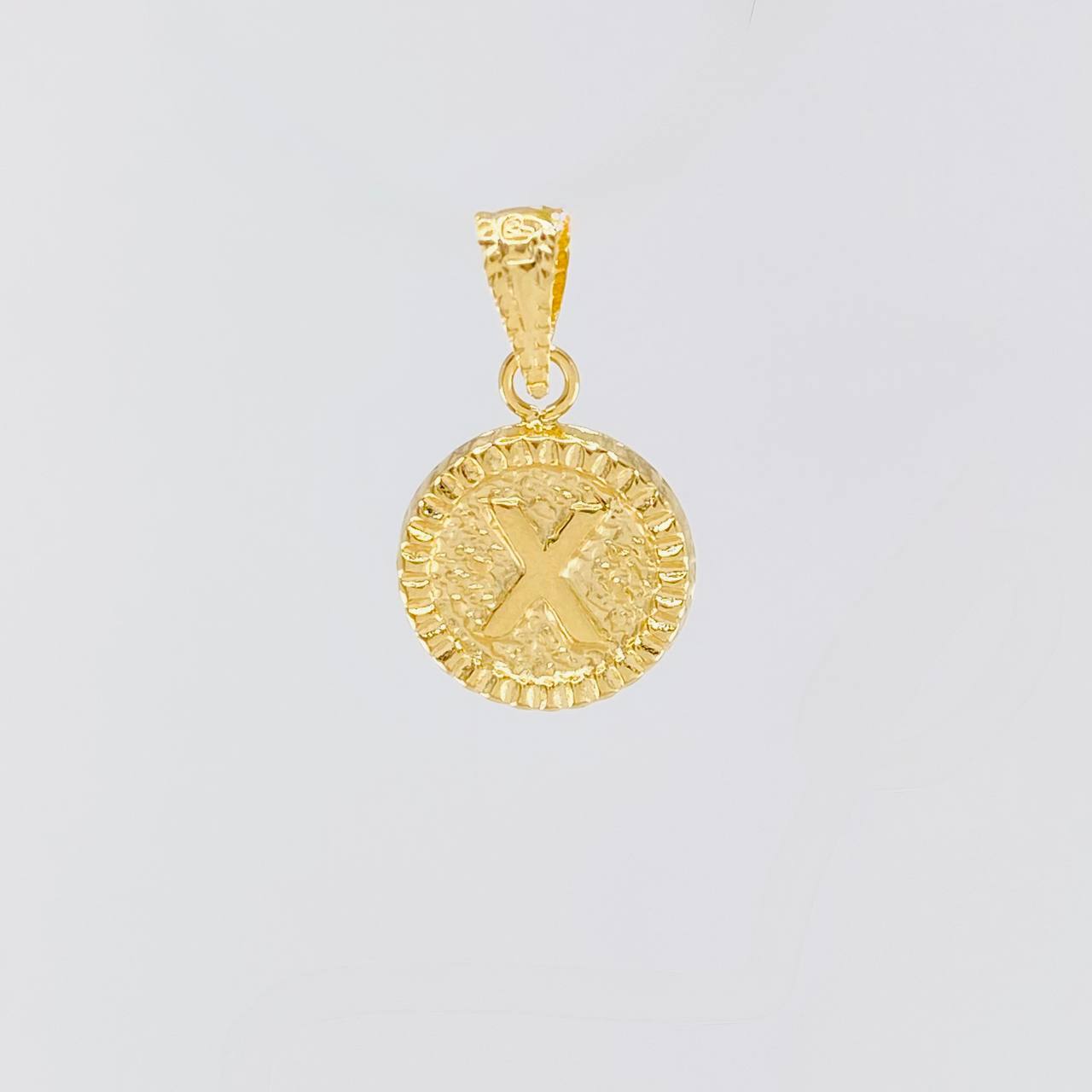 Dije Letra X Marco Bordeado 0.6g / 3/4 in Oro Amarillo 18K