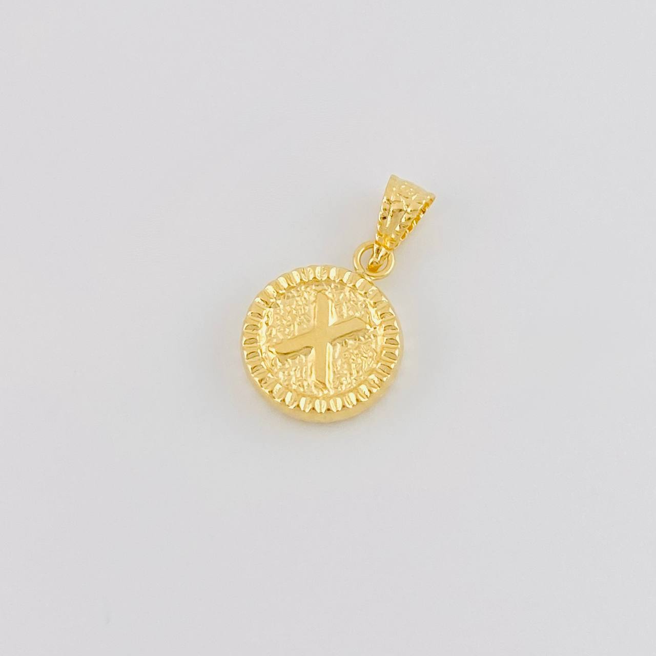 Dije Letra X Marco Bordeado 0.6g / 3/4 in Oro Amarillo 18K