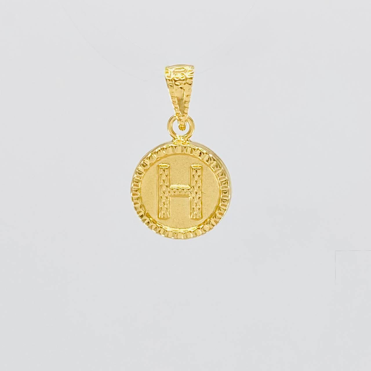 Dije Letra H Doble Textura 0.65g / 3/4 in Oro Amarillo 18K