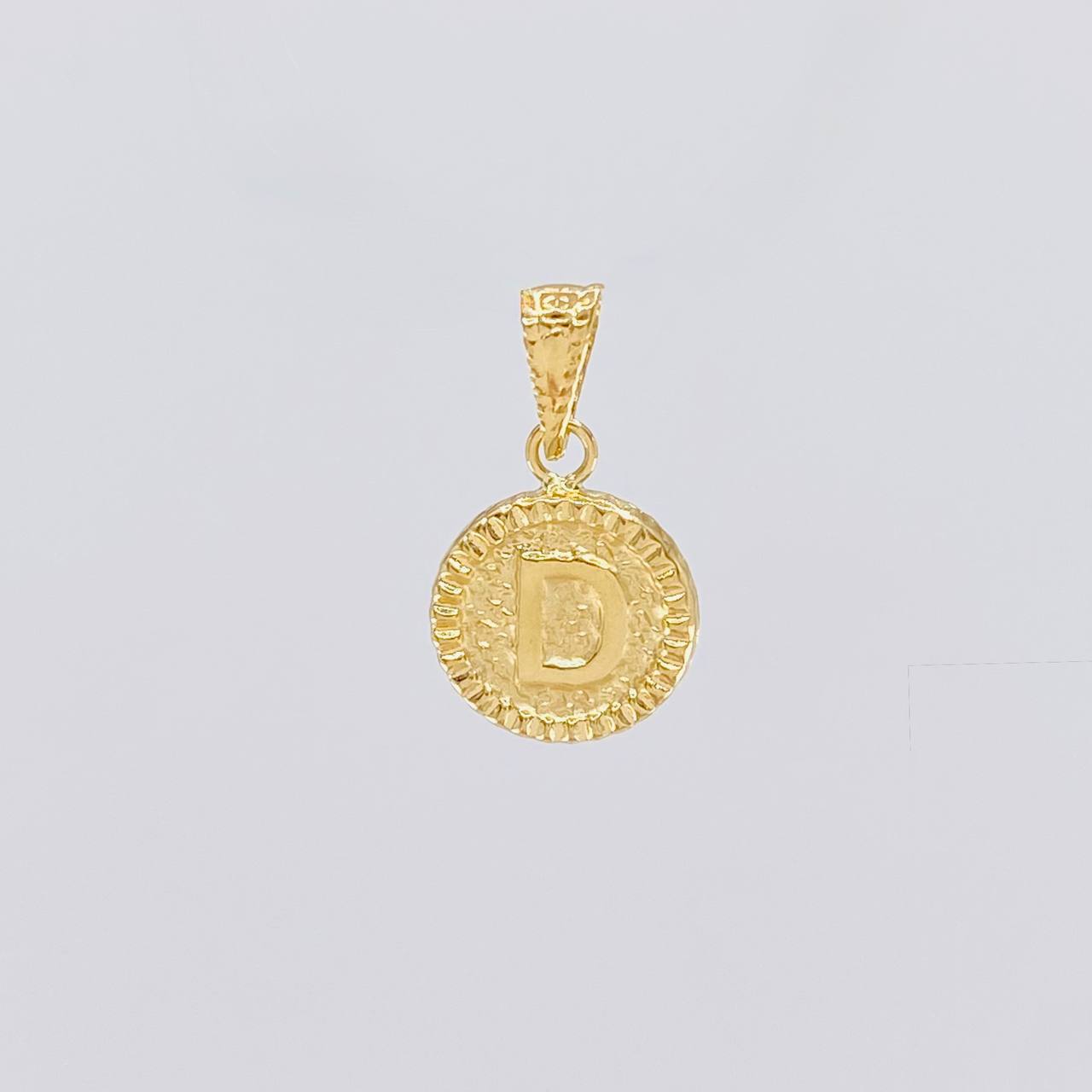 Dije Letra D Marco Bordeado 0.55g / 3/4 in Oro Amarillo 18K