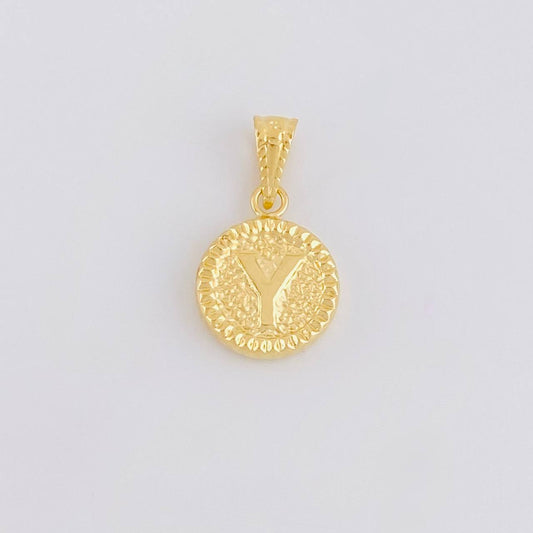 Dije Letra Y Marco Bordeado 0.55g / 3/4 in Oro Amarillo 18K