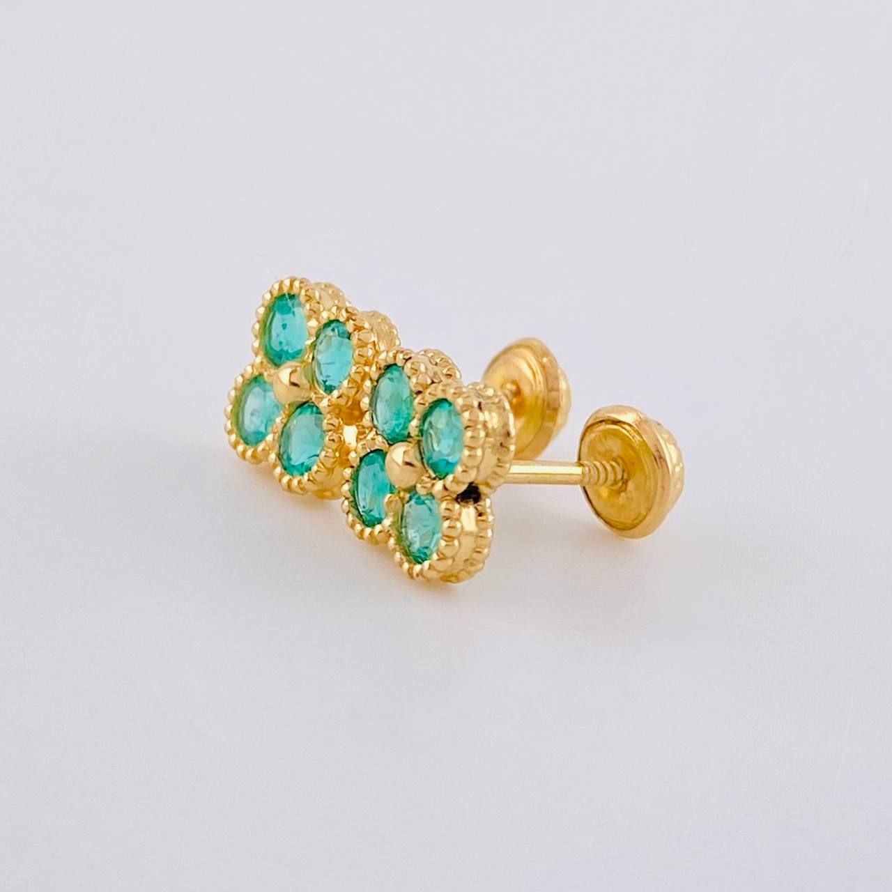 Stud Earrings Clover Emeralds 78 Pts 1.9 g / in / 7.3 mm Yellow Gold 18K