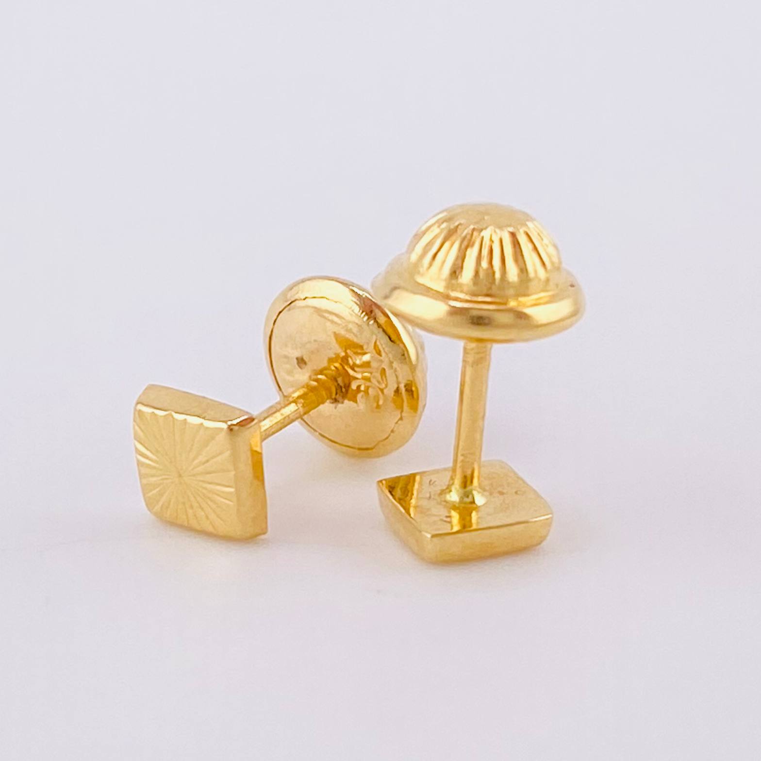 Topos Cuadro Diamantado 0.95g / in / 8.1mm Oro Amarillo 18K